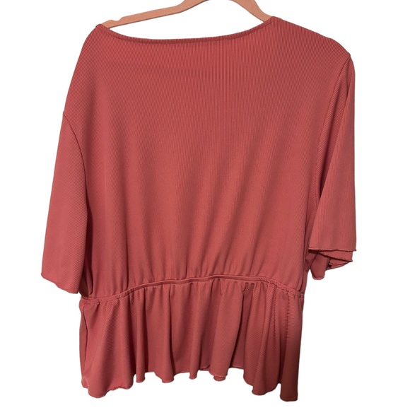 Deep V-Neck top - Picture 2 of 2